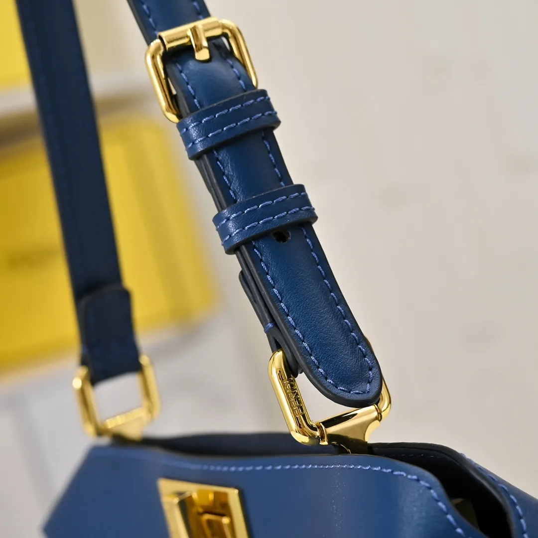 All Categories Fendi Women's Bags (Fendi) Fendi 8803