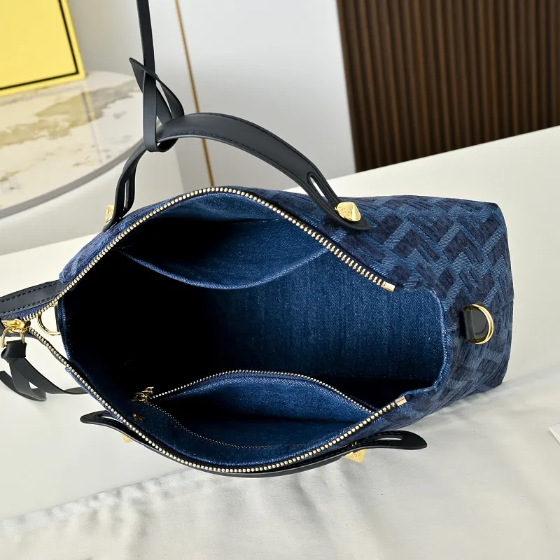 All Categories Fendi Women's Bags (Fendi) Fendi 1104 Large