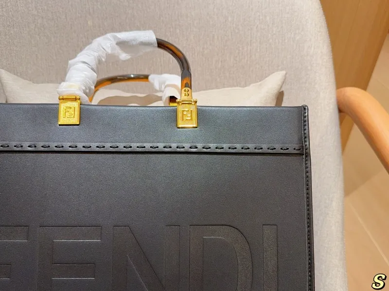All Categories Official Website "Brand Women's Bags" Women's Bags 💙 FENDI 2025 New Fendi Handbags