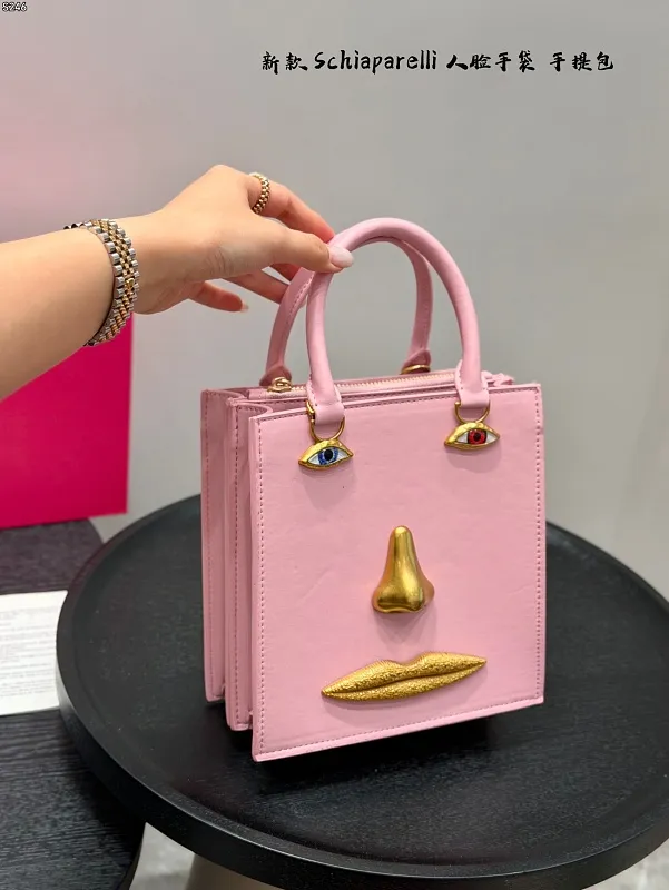 All Categories Official Website "Brand Women's Bags" Women's Bags 💙 FENDI 2026 New Fendi Crossbody Bag