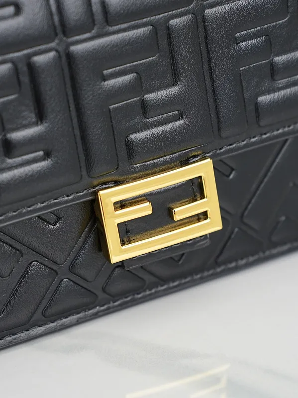 All Categories Fendi Women's Bags (Fendi) Fendi 6611