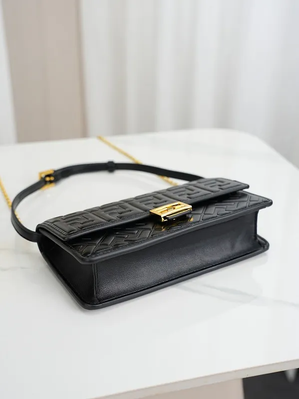 All Categories Fendi Women's Bags (Fendi) Fendi 6611