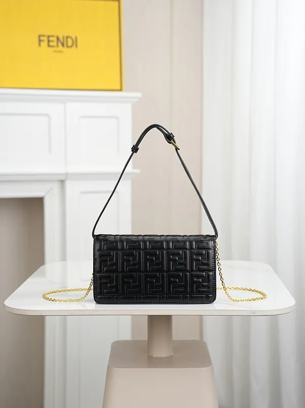 All Categories Fendi Women's Bags (Fendi) Fendi 6611