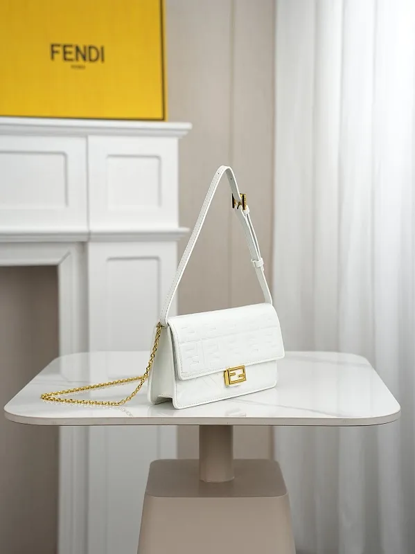 All Categories Fendi Women's Bags (Fendi) Fendi 6611