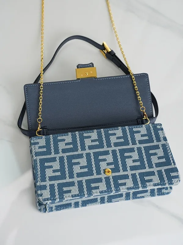 All Categories Fendi Women's Bags (Fendi) Fendi 6611