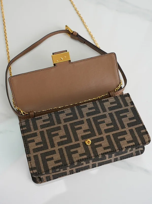 All Categories Fendi Women's Bags (Fendi) Fendi 6611