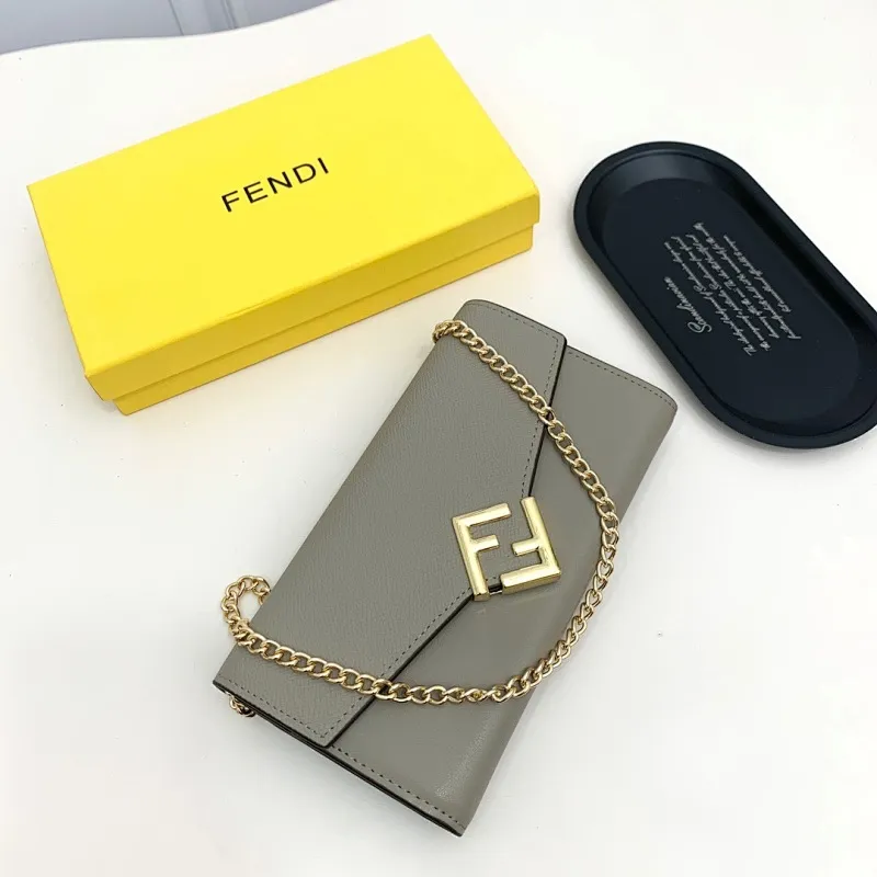 All categories Official website "Brand Women's Bags" Women's Bags 💙 FENDI 2025 new FENDI crossbody bag
