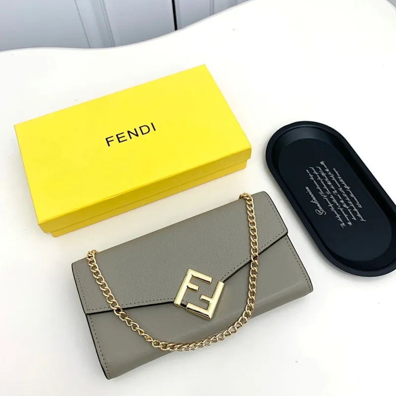 All categories Official website "Brand Women's Bags" Women's Bags 💙 FENDI 2025 new FENDI crossbody bag