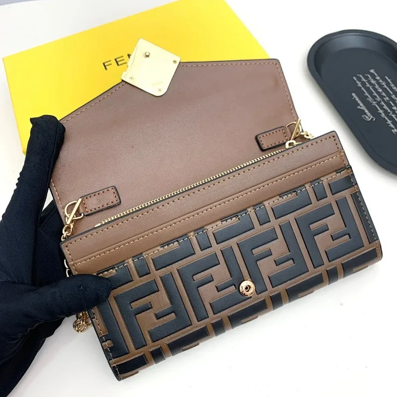 All categories Official website "Brand Women's Bags" Women's Bags 💙 FENDI 2025 new FENDI crossbody bag
