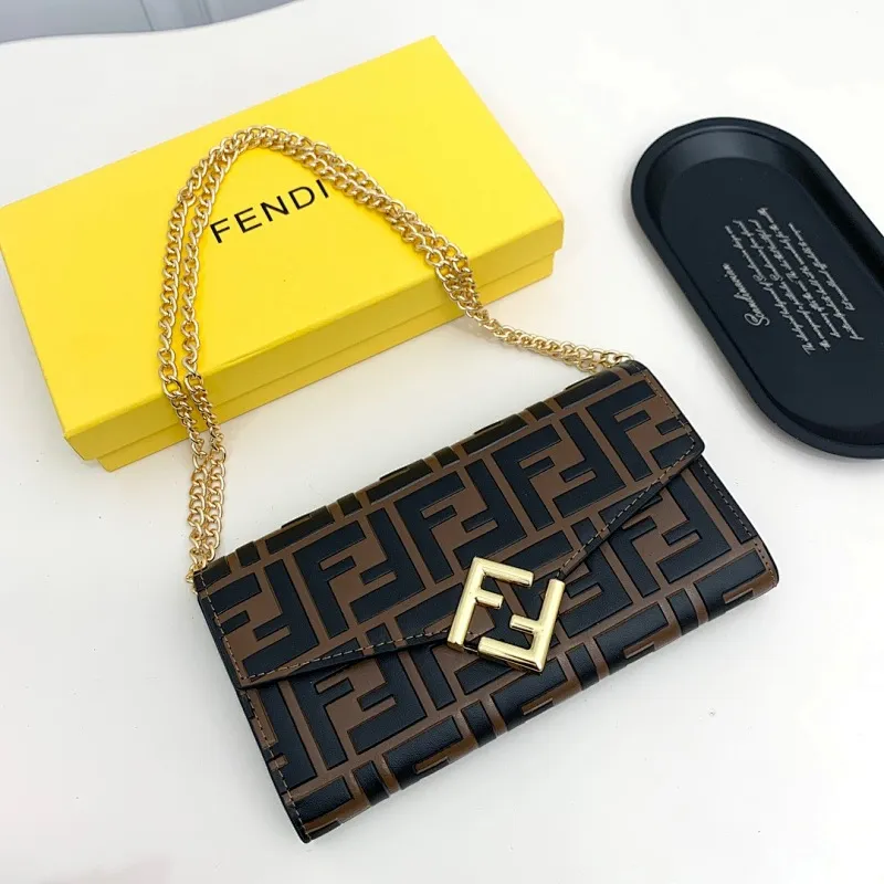 All categories Official website "Brand Women's Bags" Women's Bags 💙 FENDI 2025 new FENDI crossbody bag