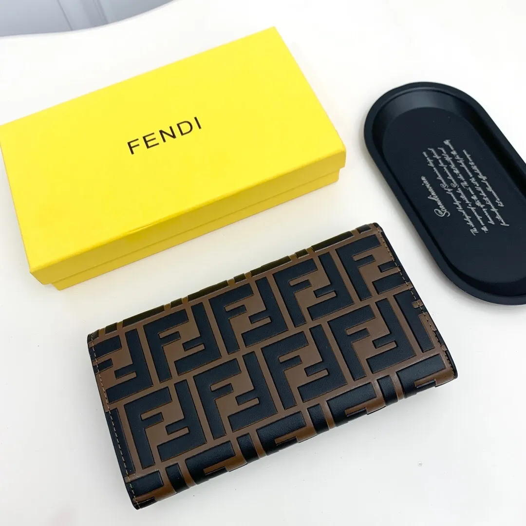 All categories Official website "Brand Women's Bags" Women's Bags 💙 FENDI 2025 new FENDI crossbody bag