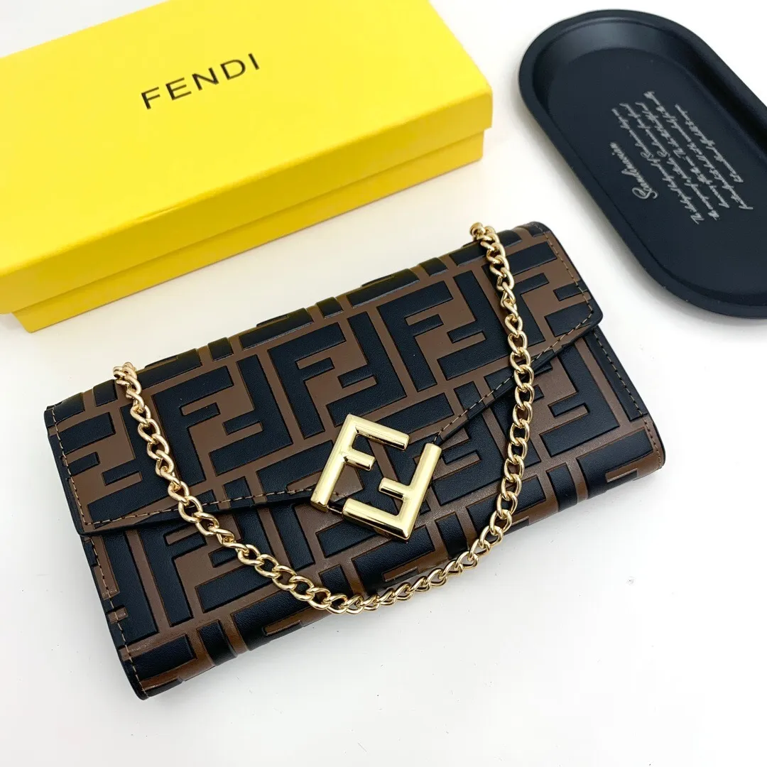 All categories Official website "Brand Women's Bags" Women's Bags 💙 FENDI 2025 new FENDI crossbody bag