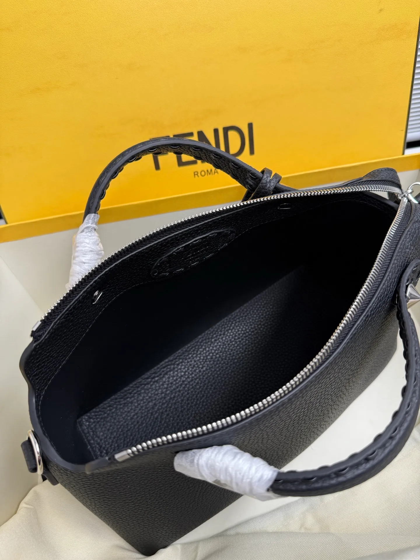 All Categories Official Website "Brand Women's Bags" Women's Bags 💙 FENDI 2026 Official Website FENDI Crossbody Bag