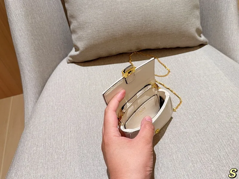 All categories Official website "Brand Women's Bags" Women's Bags 💙 FENDI 2025 new fendi mini lipstick bag coin purse