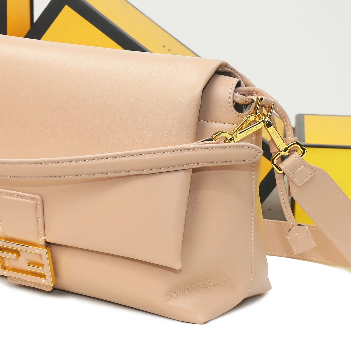 All Categories Fendi Women's Bags (Fendi) Fendi 1222