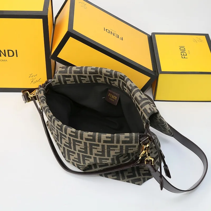 All Categories Fendi Women's Bags (Fendi) Fendi 1222