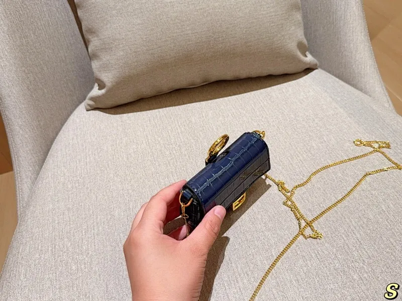 All categories Official website "Brand Women's Bags" Women's Bags 💙 FENDI 2025 new fendi mini lipstick bag coin purse