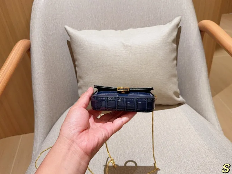All categories Official website "Brand Women's Bags" Women's Bags 💙 FENDI 2025 new fendi mini lipstick bag coin purse