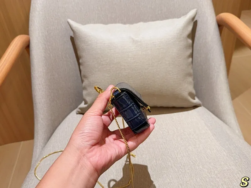 All categories Official website "Brand Women's Bags" Women's Bags 💙 FENDI 2025 new fendi mini lipstick bag coin purse