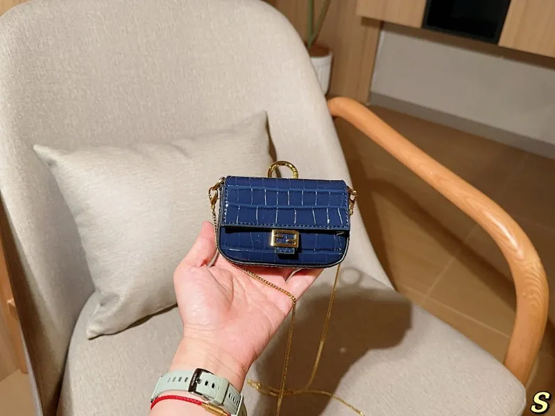 All categories Official website "Brand Women's Bags" Women's Bags 💙 FENDI 2025 new fendi mini lipstick bag coin purse