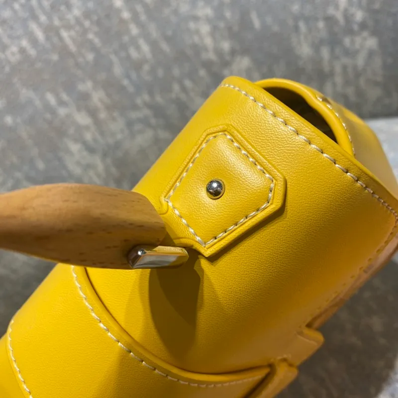 All Categories Official Website "Brand Women's Bags" Women's Bags 💙GOYARD 2025 New GOYARD Crossbody Bag