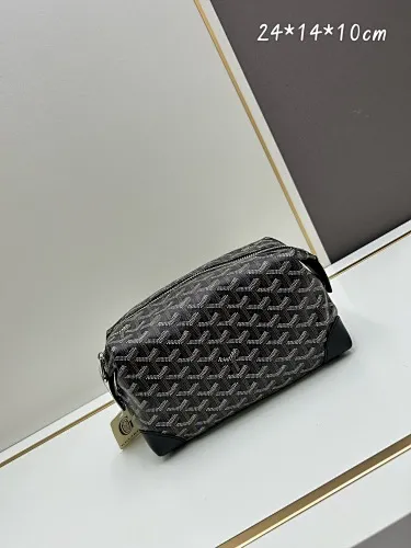 All Categories Official Website "Brand Women's Bags" Women's Bags 💙GOYARD 2024 Official Website New GOYARD Toiletries Bag