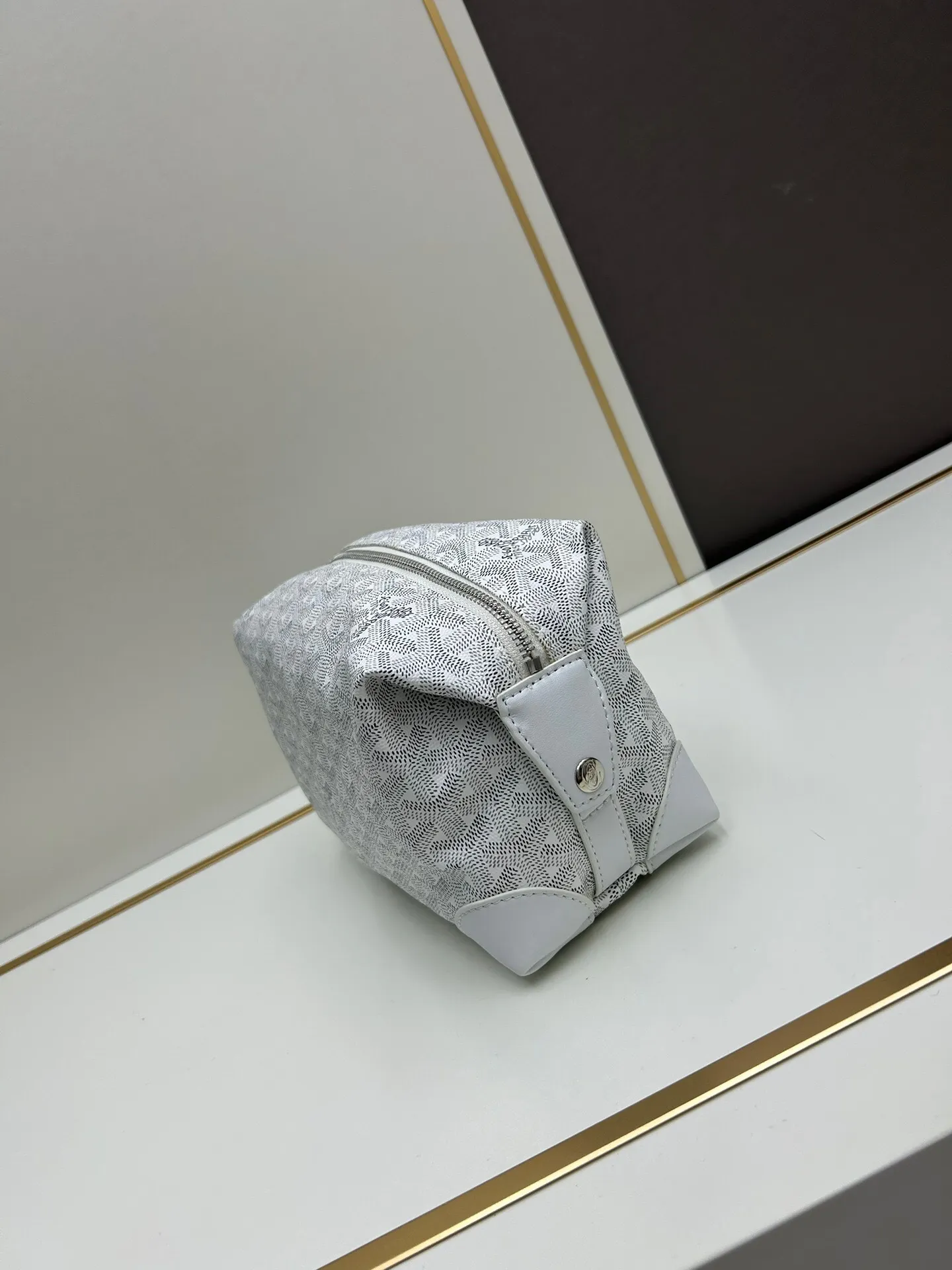 All Categories Official Website "Brand Women's Bags" Women's Bags 💙GOYARD 2024 Official Website New GOYARD Toiletries Bag