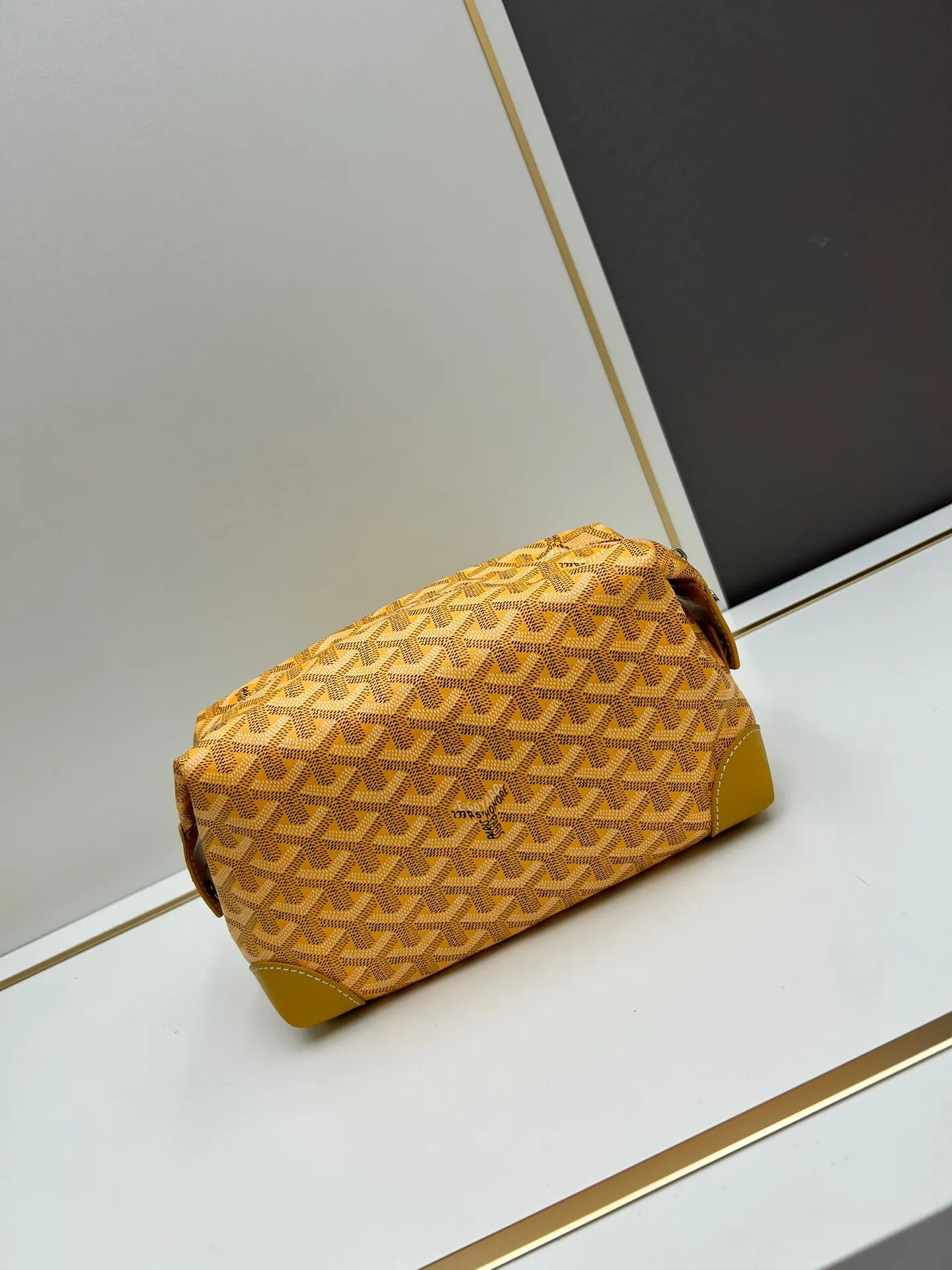 All Categories Official Website "Brand Women's Bags" Women's Bags 💙GOYARD 2024 Official Website New GOYARD Toiletries Bag
