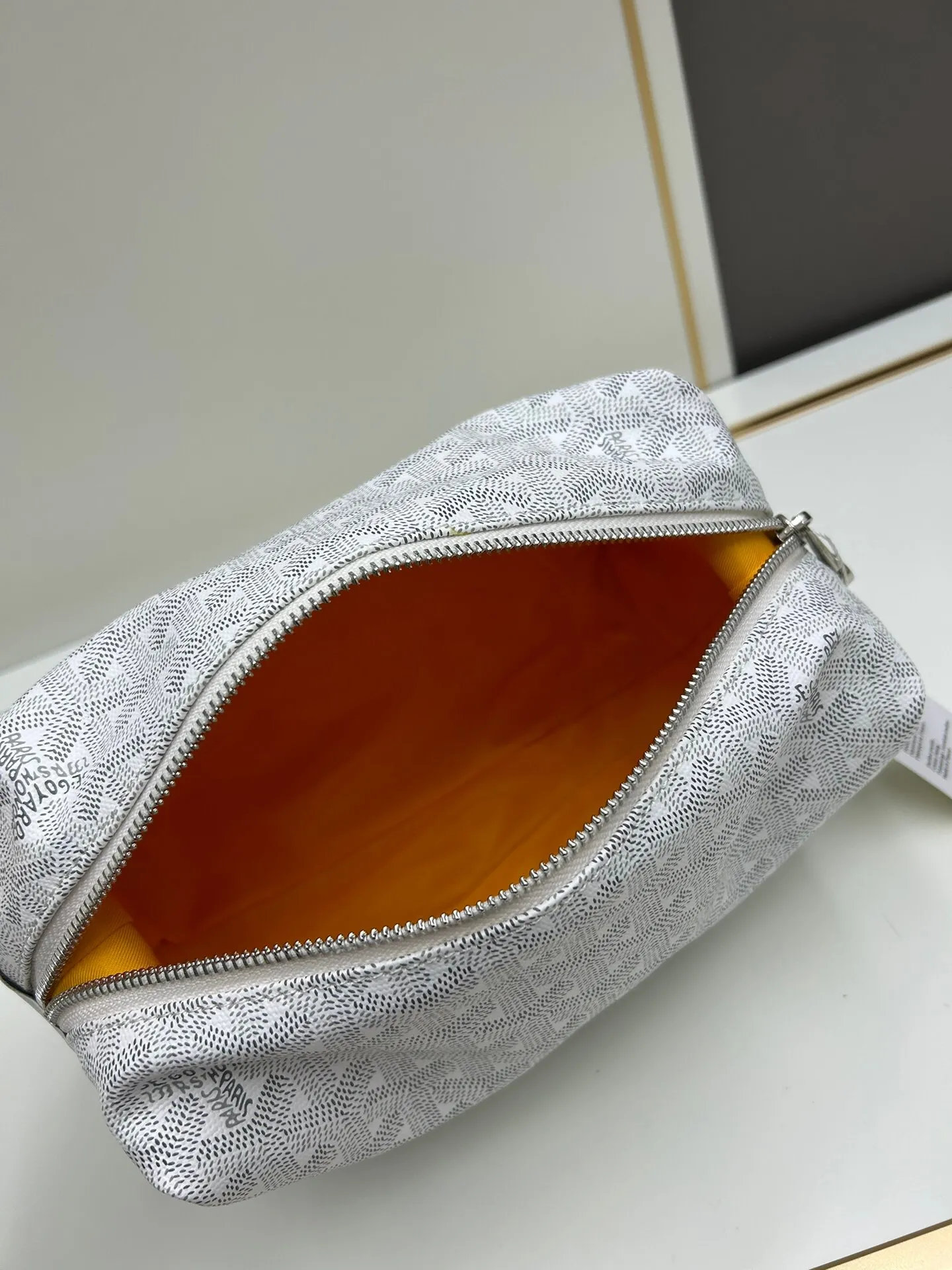All Categories Official Website "Brand Women's Bags" Women's Bags 💙GOYARD 2024 Official Website New GOYARD Toiletries Bag
