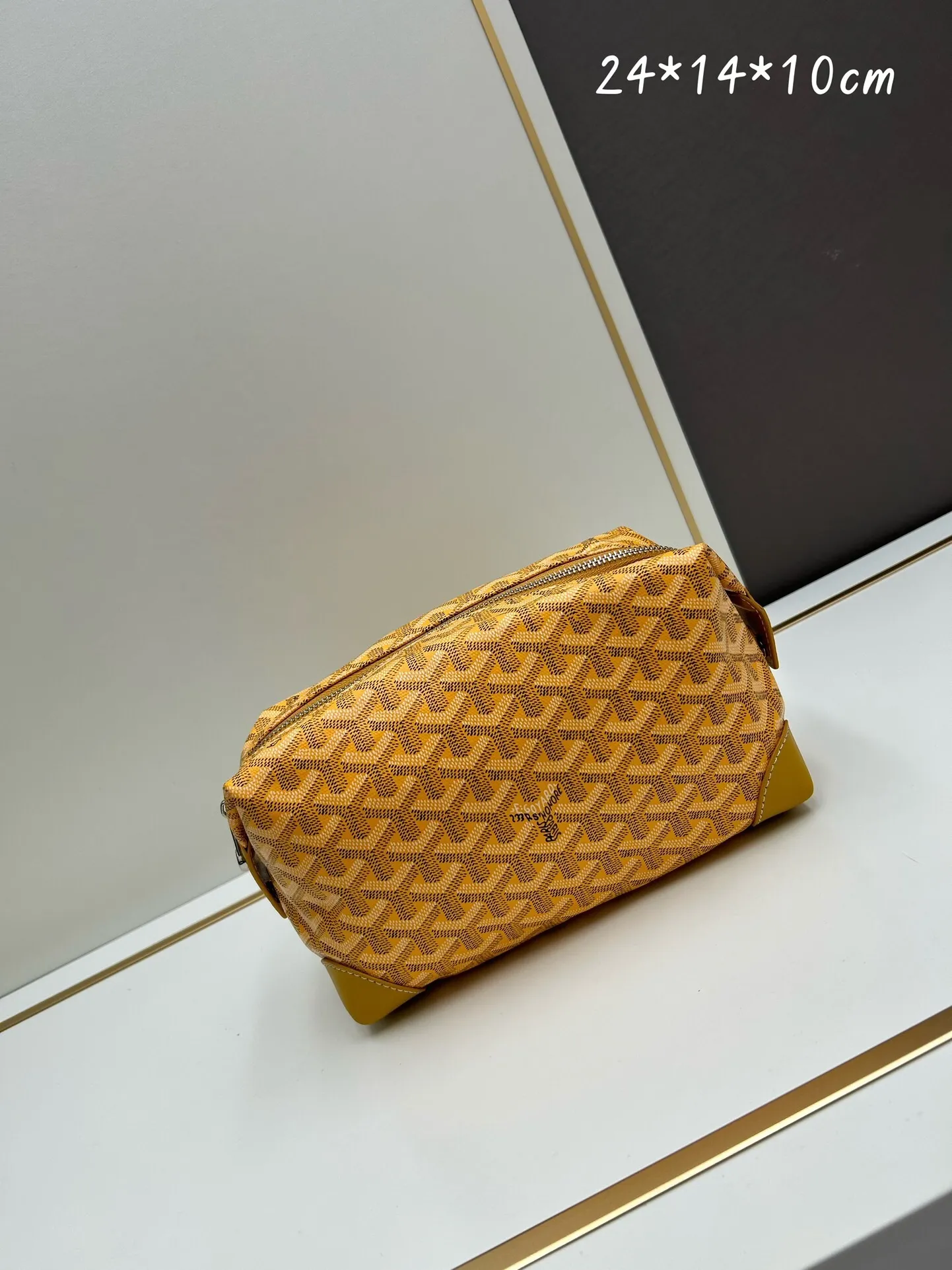 All Categories Official Website "Brand Women's Bags" Women's Bags 💙GOYARD 2024 Official Website New GOYARD Toiletries Bag