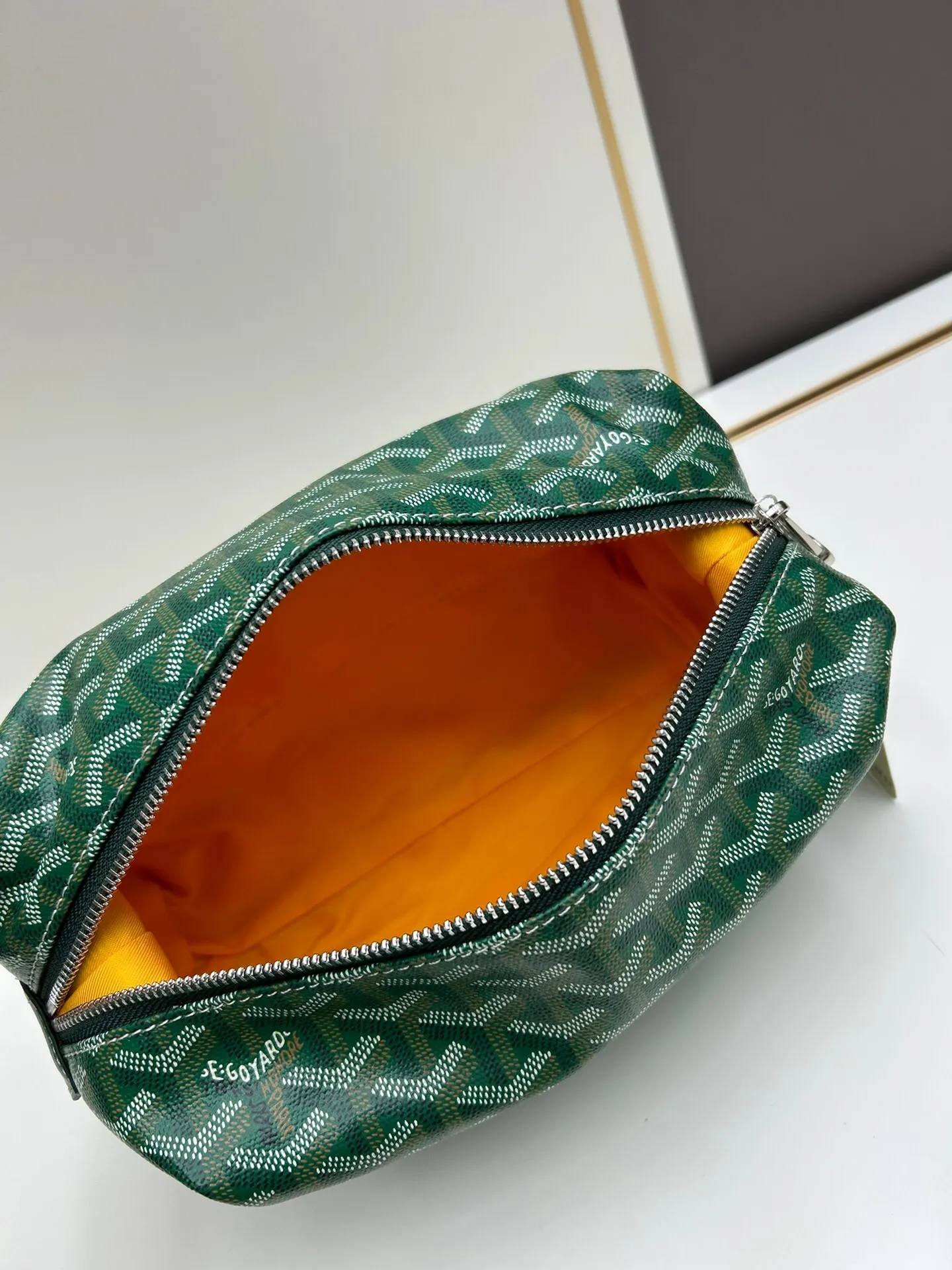 All Categories Official Website "Brand Women's Bags" Women's Bags 💙GOYARD 2024 Official Website New GOYARD Toiletries Bag