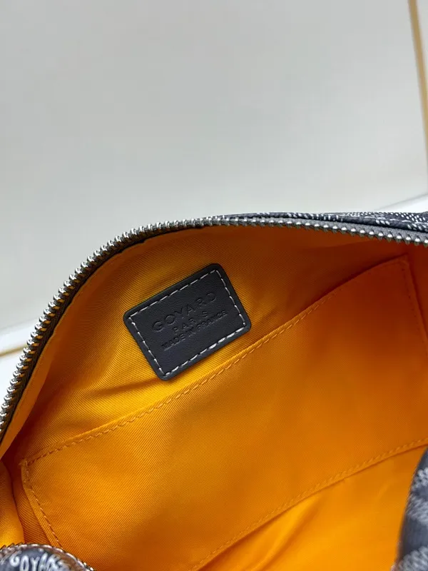All Categories Official Website "Brand Women's Bags" Women's Bags 💙GOYARD 2024 Official Website New GOYARD Toiletries Bag