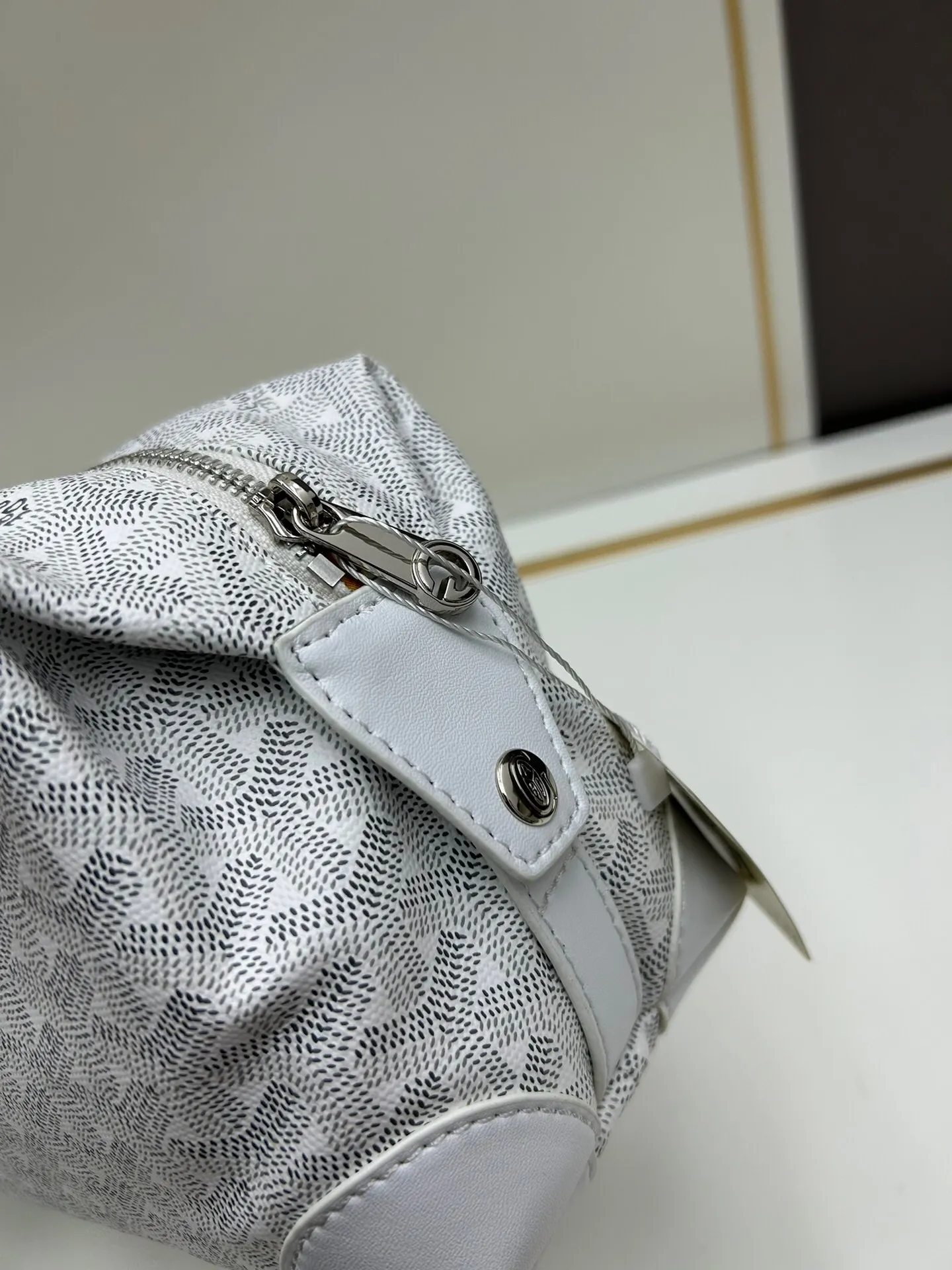 All Categories Official Website "Brand Women's Bags" Women's Bags 💙GOYARD 2024 Official Website New GOYARD Toiletries Bag