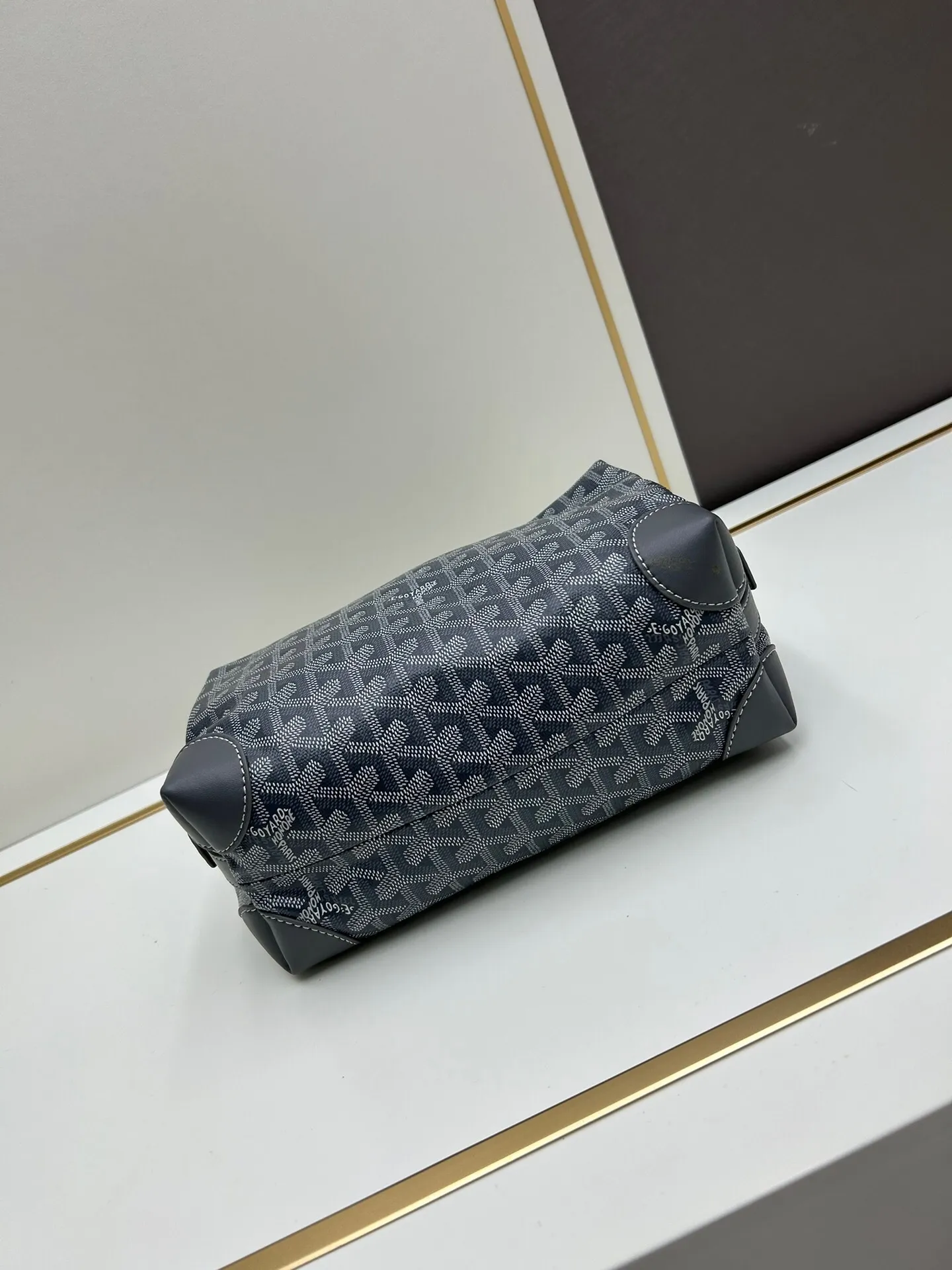 All Categories Official Website "Brand Women's Bags" Women's Bags 💙GOYARD 2024 Official Website New GOYARD Toiletries Bag