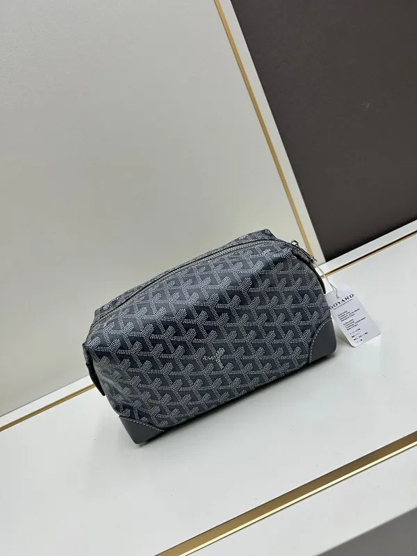All Categories Official Website "Brand Women's Bags" Women's Bags 💙GOYARD 2024 Official Website New GOYARD Toiletries Bag