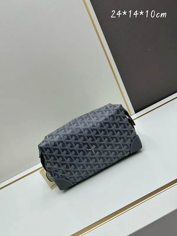 All Categories Official Website "Brand Women's Bags" Women's Bags 💙GOYARD 2024 Official Website New GOYARD Toiletries Bag