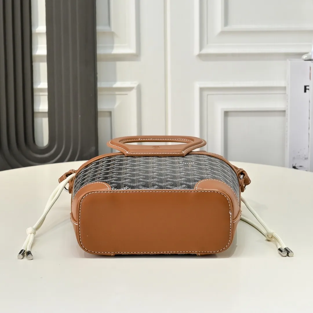 All Categories Official Website "Brand Women's Bags" Women's Bags 💙GOYARD 2026 New Goyard Crossbody Bag
