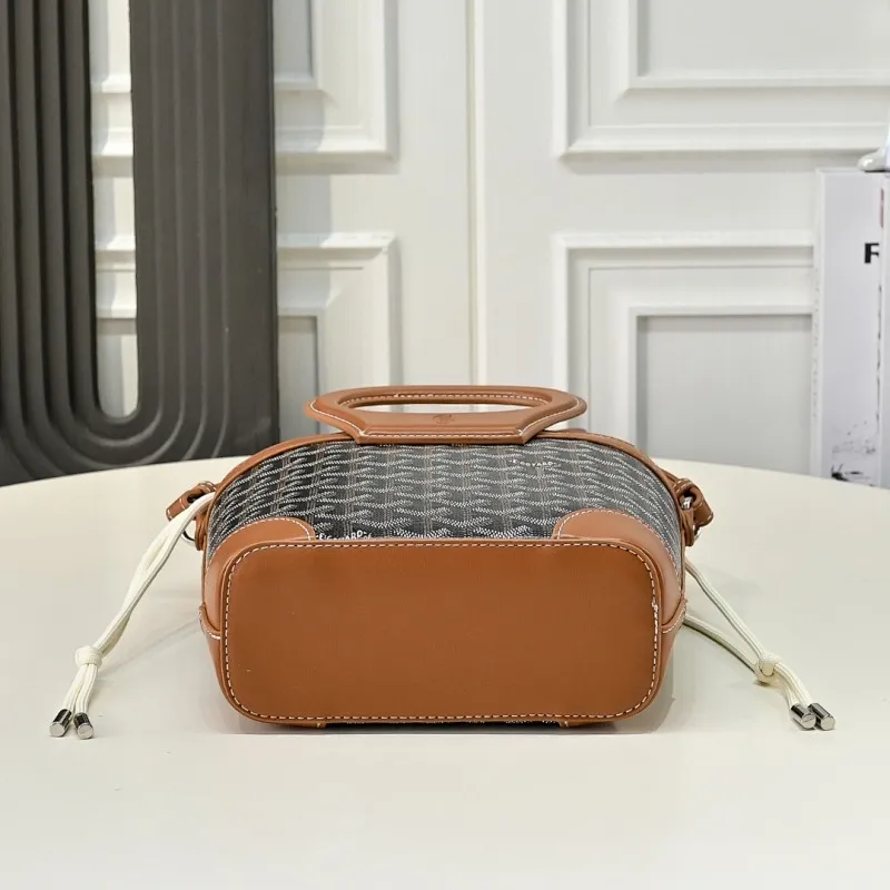 All Categories Official Website "Brand Women's Bags" Women's Bags 💙GOYARD 2026 New Goyard Crossbody Bag
