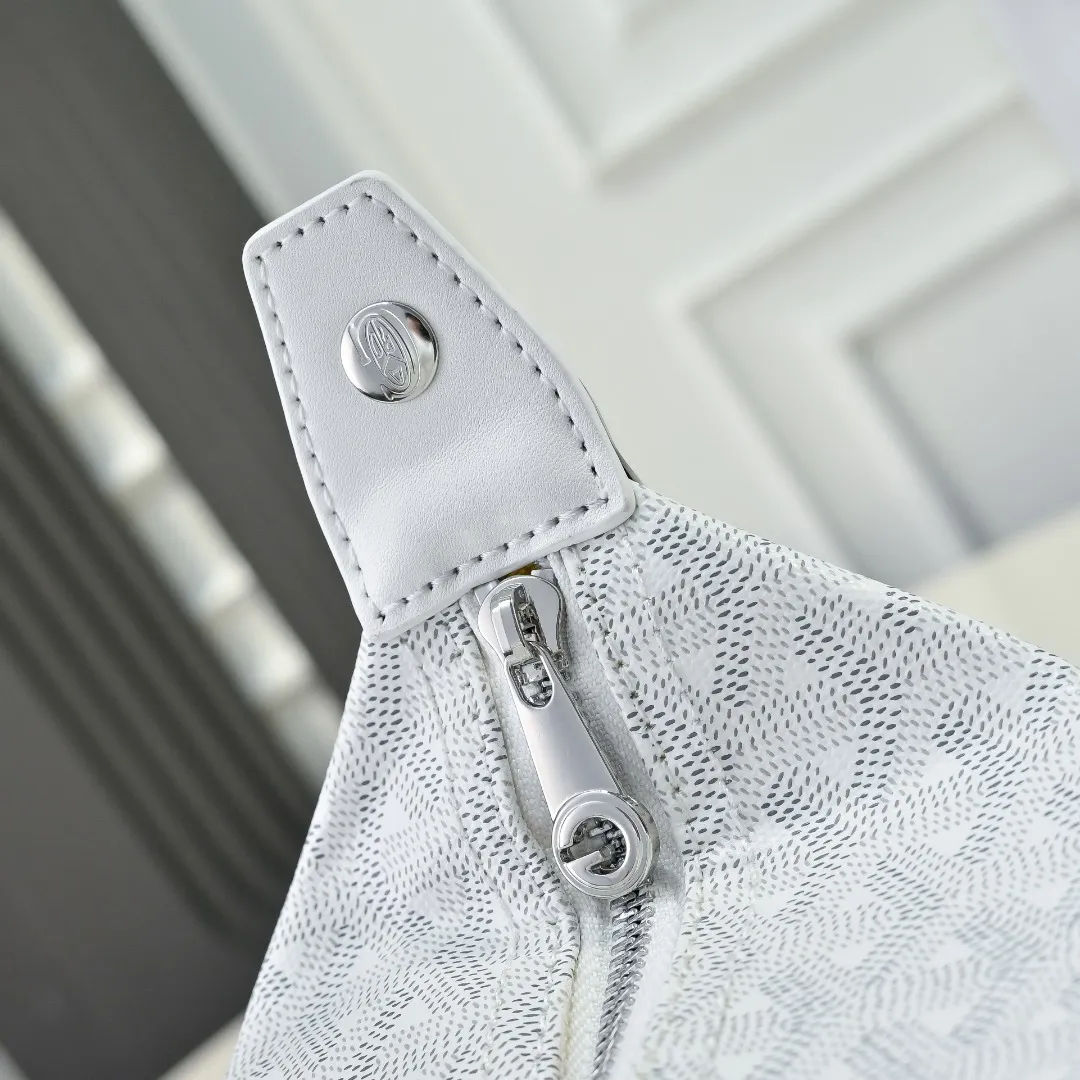 All Categories Official Website "Brand Women's Bags" Women's Bags 💙GOYARD 2026 New Goyard Crossbody Bag