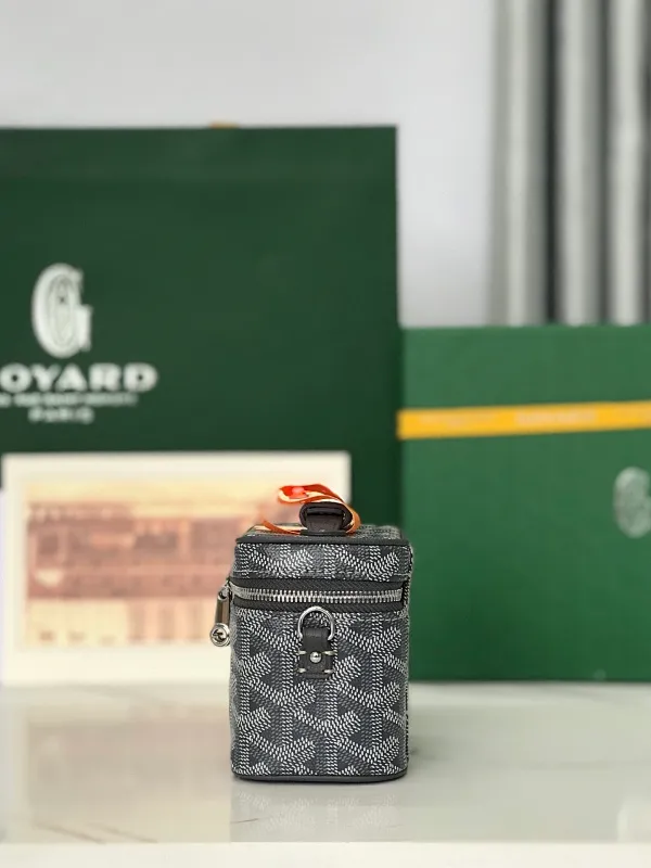All Categories Official Website "Brand Women's Bags" Women's Bags 💙GOYARD 2025 New GOYARD Cosmetic Bag