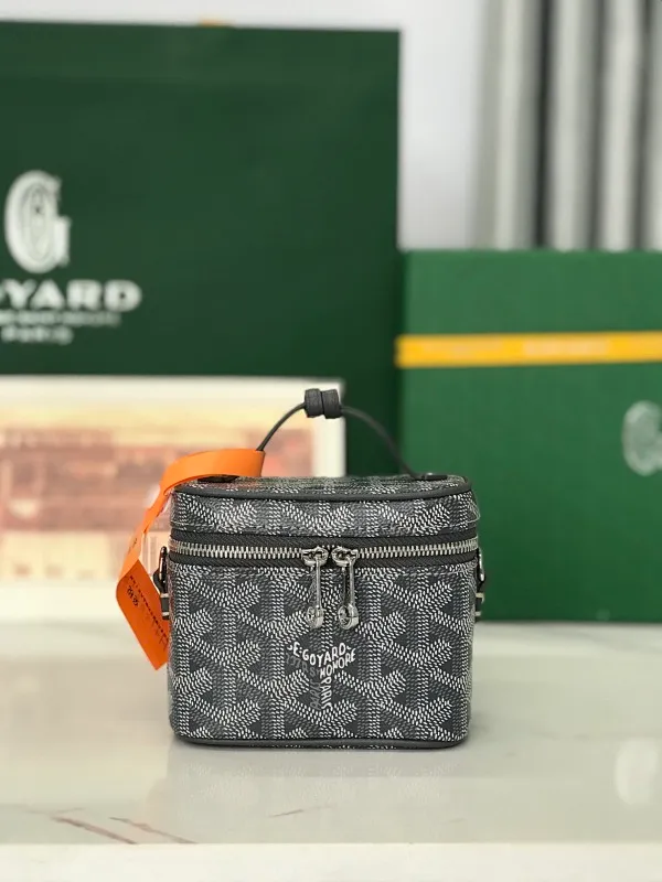 All Categories Official Website "Brand Women's Bags" Women's Bags 💙GOYARD 2025 New GOYARD Cosmetic Bag
