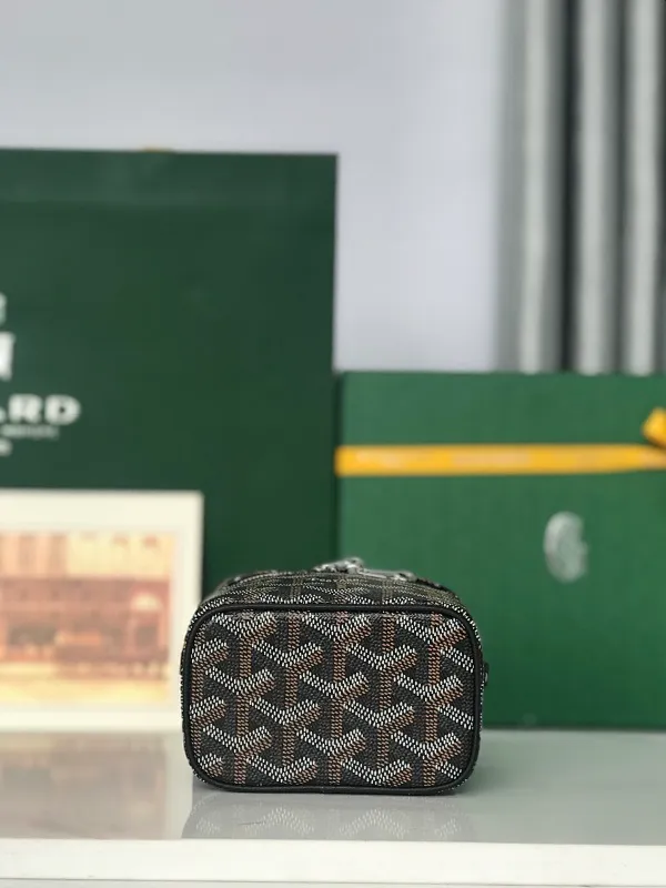 All Categories Official Website "Brand Women's Bags" Women's Bags 💙GOYARD 2025 New GOYARD Cosmetic Bag