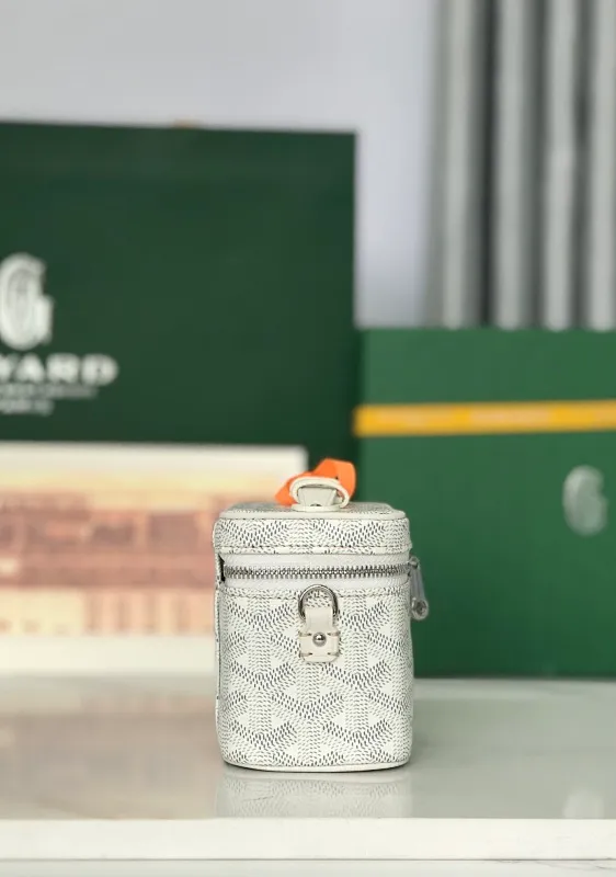 All Categories Official Website "Brand Women's Bags" Women's Bags 💙GOYARD 2025 New GOYARD Cosmetic Bag
