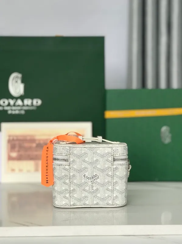 All Categories Official Website "Brand Women's Bags" Women's Bags 💙GOYARD 2025 New GOYARD Cosmetic Bag