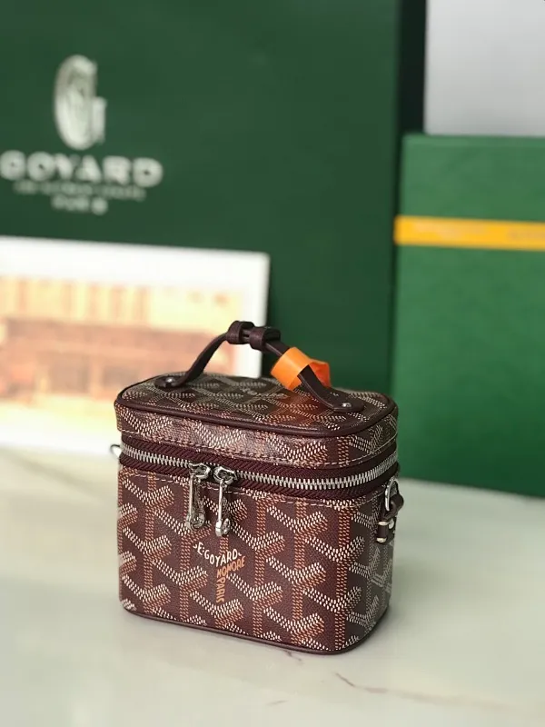 All Categories Official Website "Brand Women's Bags" Women's Bags 💙GOYARD 2025 New GOYARD Cosmetic Bag