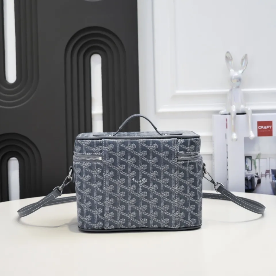 All Categories Official Website "Brand Women's Bags" Women's Bags 💙GOYARD 2026 New Goyard Cosmetic Bag