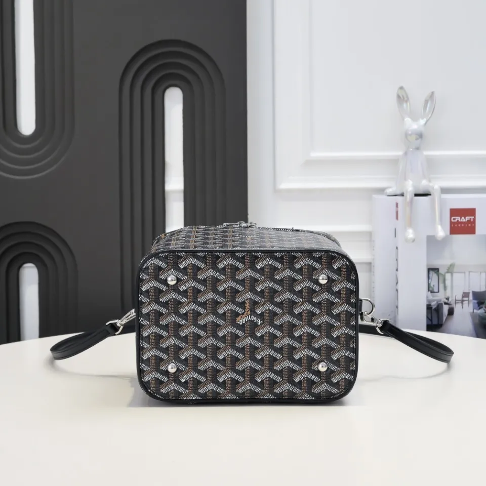 All Categories Official Website "Brand Women's Bags" Women's Bags 💙GOYARD 2026 New Goyard Cosmetic Bag