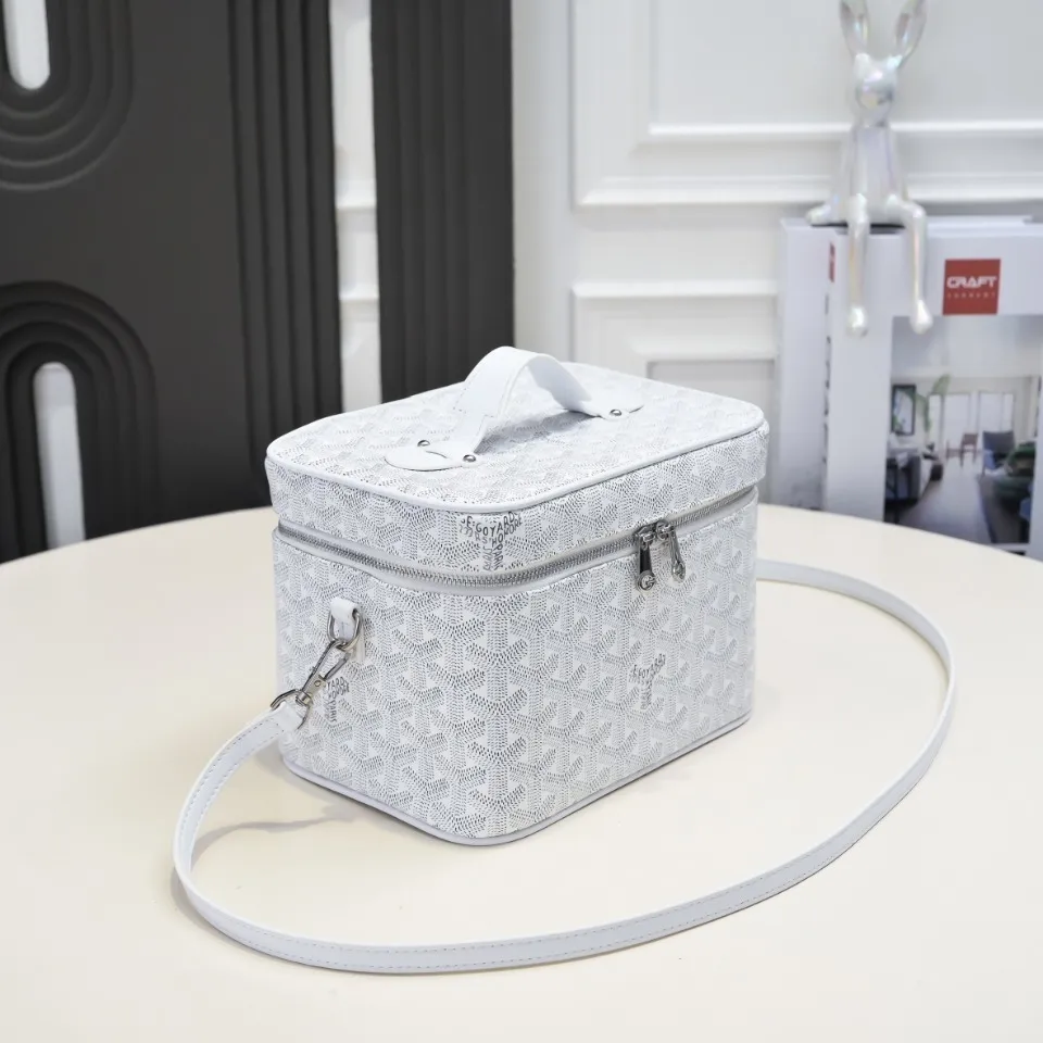 All Categories Official Website "Brand Women's Bags" Women's Bags 💙GOYARD 2026 New Goyard Cosmetic Bag