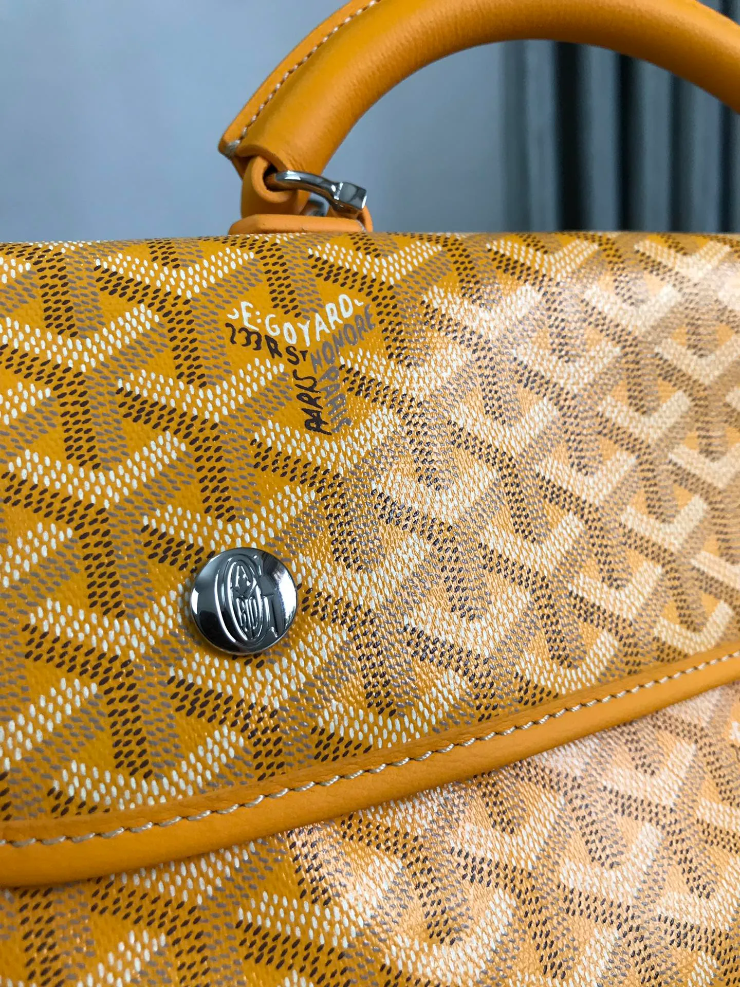 720❤️Goyard Saint Leger folding backpack The Saint Leger bag follows Goyard's consistent principles of modular design and functionality. It has a large internal space and is equipped with a detachable and adjustable shoulder strap. It can be cleverly converted into a briefcase or backpack. It is an indispensable and excellent companion for daily travel❤️ Size: 33*35*16cm 🔎: 020318/020191