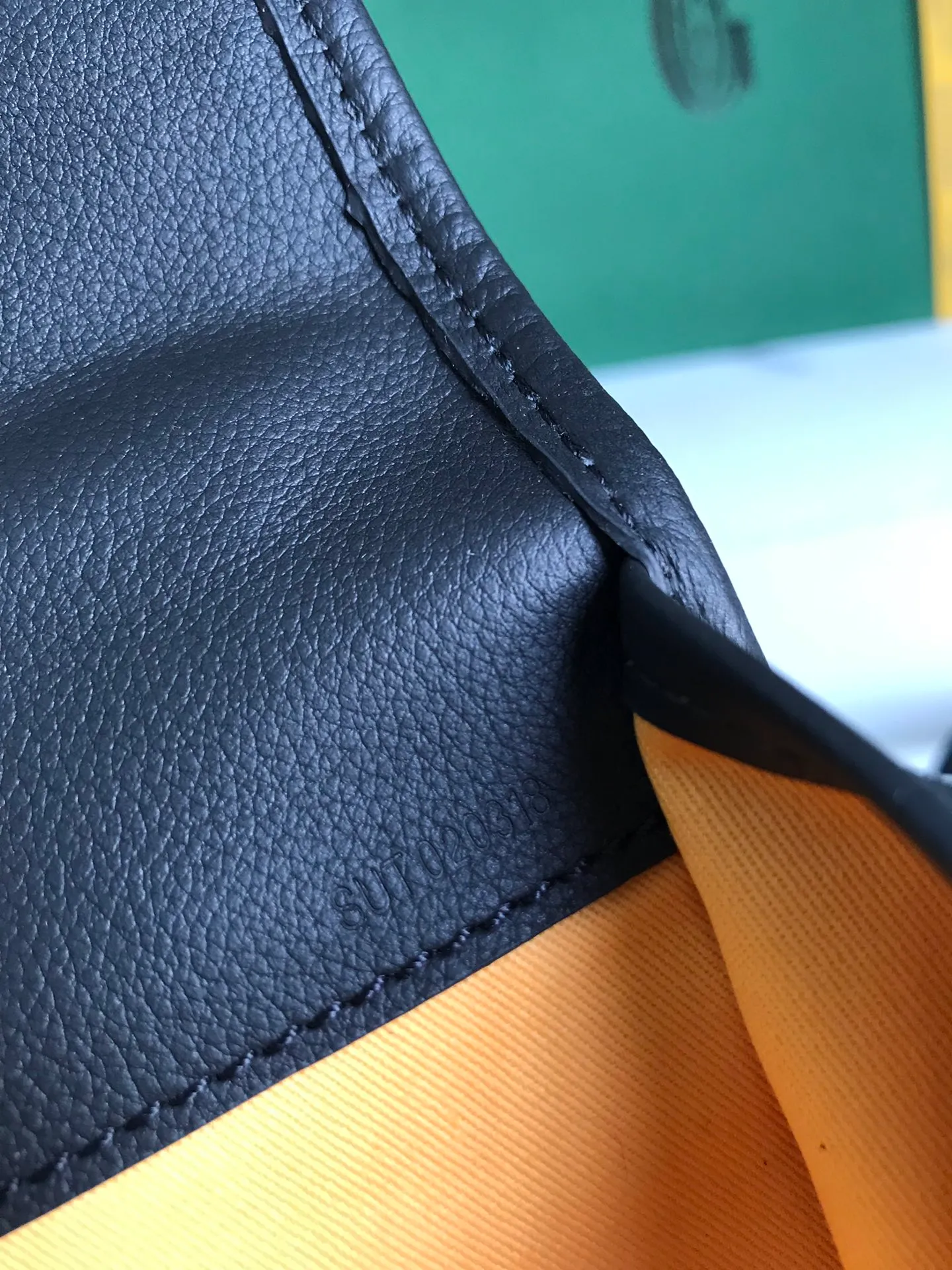 720 ❤️Goyard Saint Leger Folding Backpack The Saint Leger bag follows Goyard's consistent principles of modular design and functionality. It has a large internal space and is equipped with a detachable and adjustable shoulder strap. It can be cleverly converted into a briefcase or backpack. It is an indispensable and excellent companion for daily travel❤️ Size: 33*35*16cm 🔎: 020191